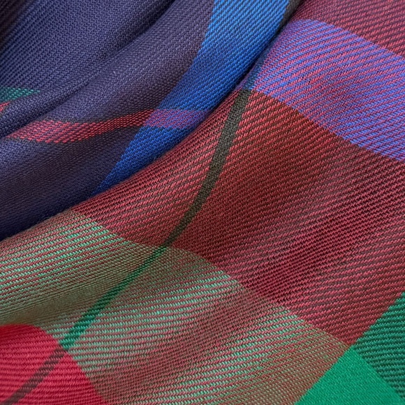 🇯🇵 Vera Tartan Plaid Square Scarf – Made in Japan – Acrylic with Fringe - Picture 7 of 12